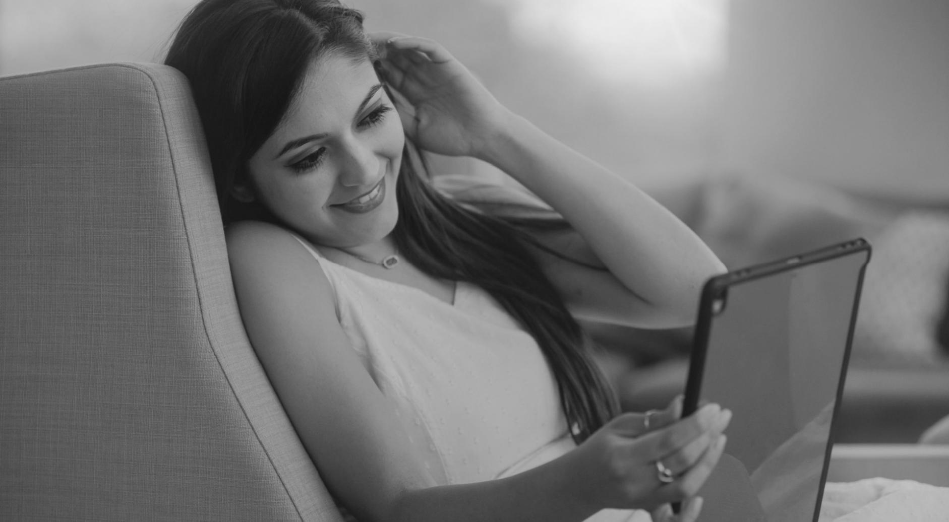 Visualisation de données financières complexes transformées en graphiques clairs